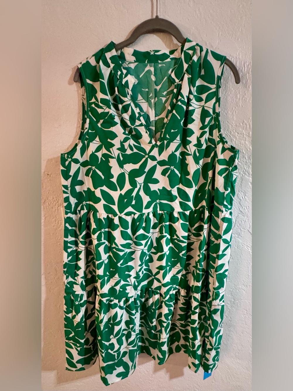 Cupshe Green and White Leaf-Patterned Sleeveless Dress